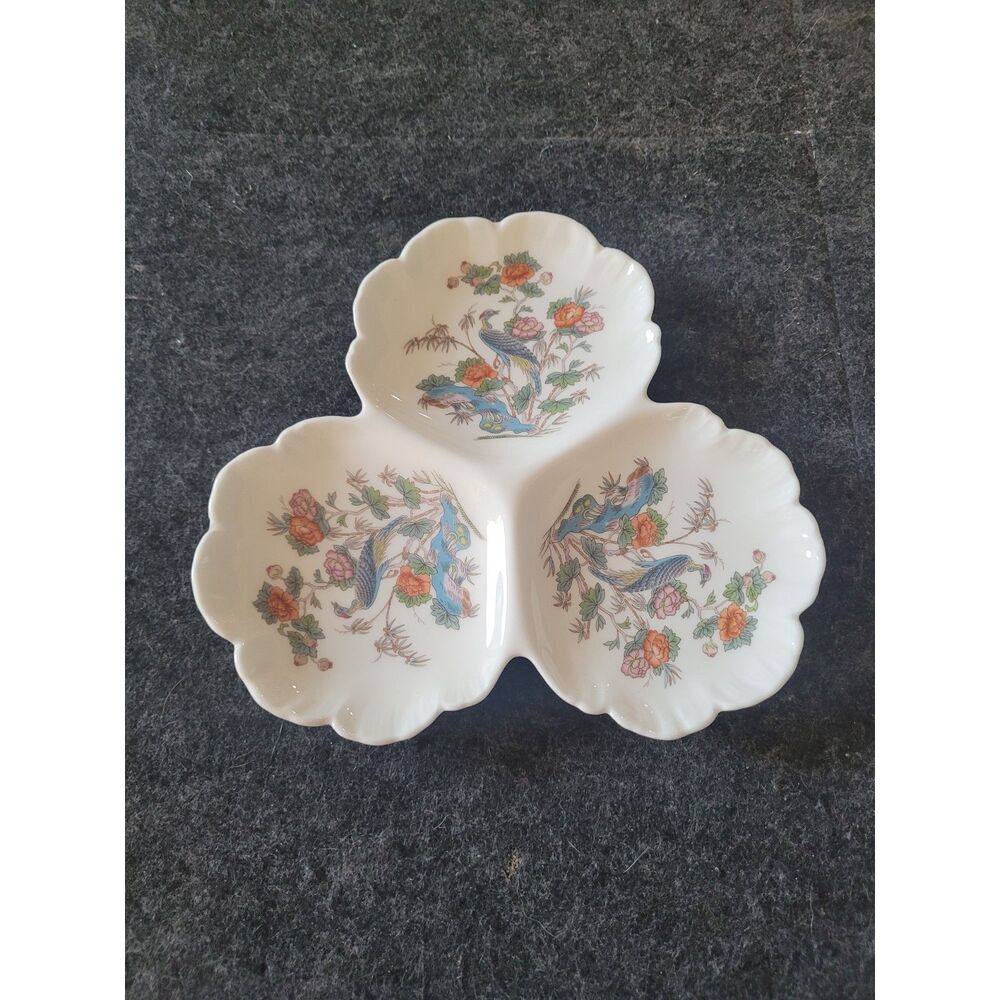 Rare Wedgwood Kutani Crane "Cloverleaf" Triple Tray, in good condition